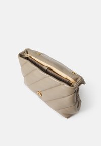 Pinko LOVE PUFF - Torba čez telo - noce antique gold