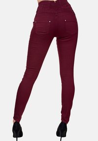 Elara HIGHWAIST - Vaqueros pitillo - rot