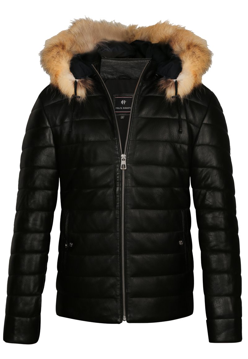 Giubbotto puffer in pelle nera con cappuccio staccabile foderato in pelliccia. Presenta una texture trapuntata, zip frontale e tasche laterali.