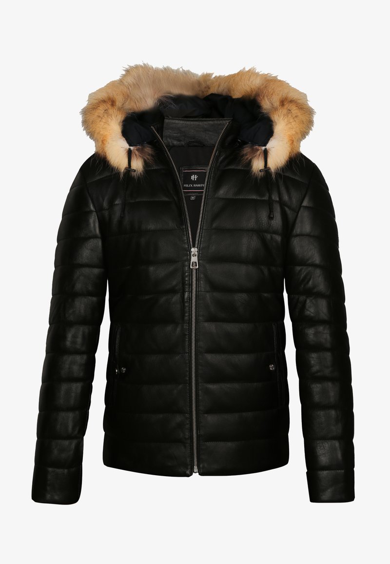 Giubbotto puffer in pelle nera con cappuccio staccabile foderato in pelliccia. Presenta una texture trapuntata, zip frontale e tasche laterali.