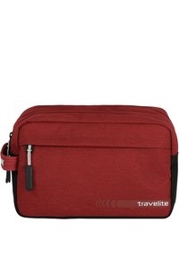 Borsa da toiletta in tessuto rosso con superficie texturizzata, doppie cerniere, tasca frontale e accenti neri. Presenta un piccolo anello per appenderla sul lato.