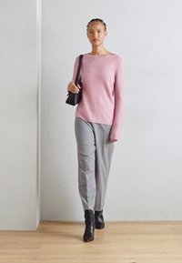 Marc O'Polo Strikkegenser - dark mauve