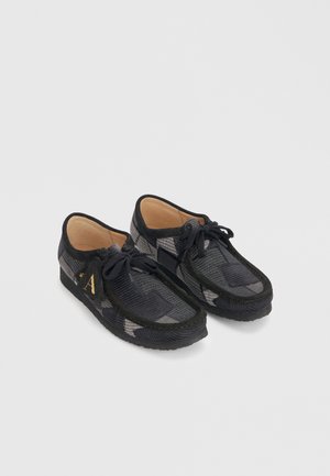 Clarks Originals, X ALEALI MAY WALLABEE - Hétköznapi fűzős cipő - grey