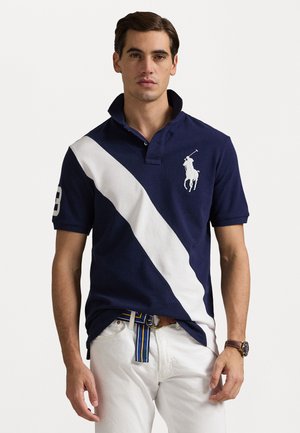 - Koszulka polo