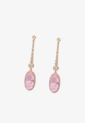 Różowo-złote kolczyki z wydłużonymi różowymi owalnymi kamieniami, ozdobione przezroczystymi okrągłymi kamieniami wzdłuż łańcuszka. Polerowane, elegancki design.