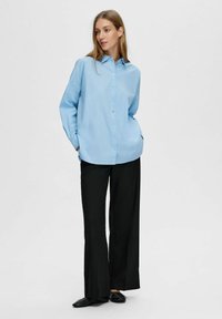 Selected Femme Bluza z gumbi - cashmere blue