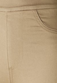 Marks & Spencer JEGGINGS - Calças de ganga de corte skinny - camel