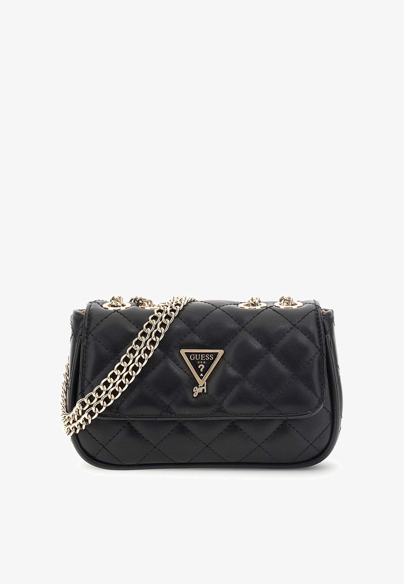 Borsa a tracolla nera trapuntata con una placca triangolare in oro, tracolla in catena dorata e una texture liscia, dotata di chiusura a patta.