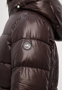 MICHAEL Michael Kors ULTRA LIGHTWEIGHT PUFFER - Winterjas - chocolate