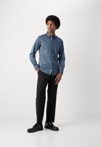 Scotch & Soda SEASONAL ESSENTIALS STRIPED SHIRT - Formāls krekls - night