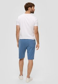 s.Oliver MIT ELASTIKBUND - Pantalones deportivos - hellblau
