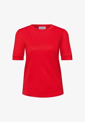 Blouse rouge à manches courtes avec encolure ronde et léger détail de fronces aux coutures d'épaule.