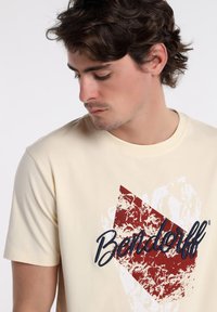 Thumbnail Image 3