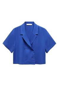 Giacca blu a maniche corte e cropped con ampi revers e chiusura a doppio petto su sfondo bianco.