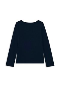 Maglia a maniche lunghe blu navy con scollo rotondo. Il tessuto sembra liscio e il design è semplice, senza motivi né dettagli.
