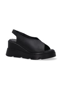 Zwarte leren slingback wedge sandalen met een open teen, textuurplatform en een gebogen hakontwerp. Plat zool met horizontale ribbels.