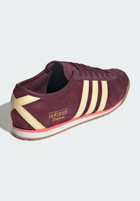 adidas Originals Tenisky - maroon   almost yellow   gold metallic