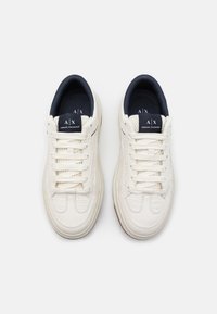Armani Exchange Trainers - white