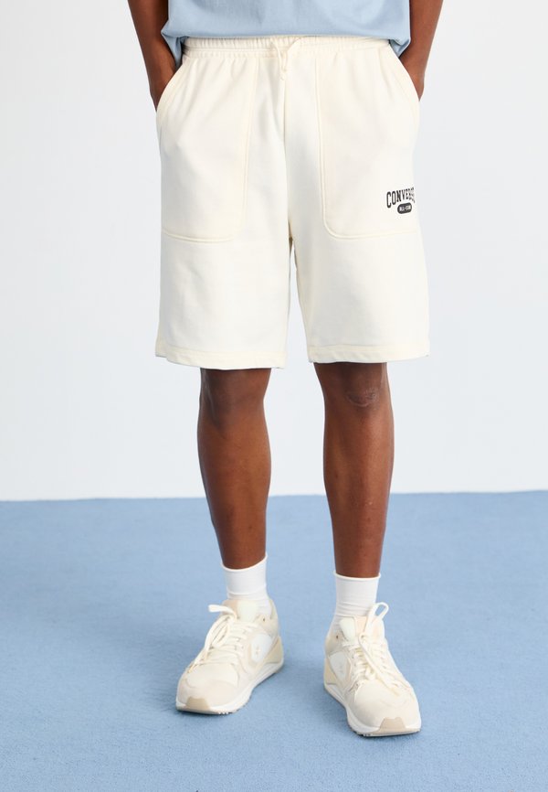 RETRO CHUCK CORE GRAPHIC SHORT - Shorts - egret