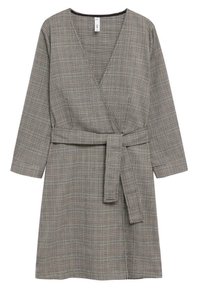 Sukienka zapinana w szaro-czarną kratkę, z dekoltem w serek, długimi rękawami i pasującym paskiem w talii. Gładka tekstura.
