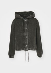 Svart denimjacka med huva, framknappar och justerbar dragsko i nederkant. Mjuk tyg med elastiska ärmslut och en avslappnad passform.