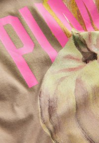 Next REGULAR FIT - GRAPHIC AUTUMNAL PUMPKIN FARM ELBOW SLEEVE CREW NECK  - Marškinėliai su spaudiniu - mole