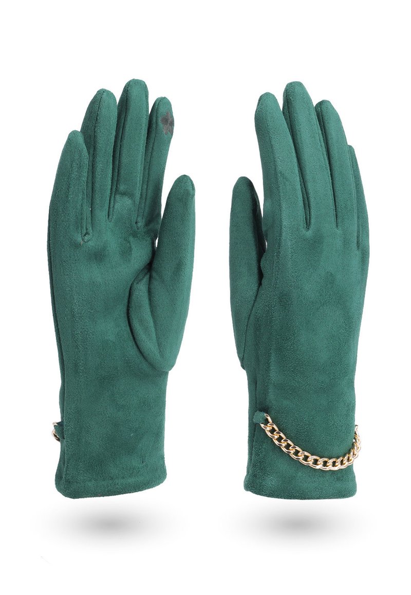 Guanti in suede verde con una superficie liscia, dotati di un accento in catena dorata. Design a cinque dita con un sottile dettaglio del logo su un dito.