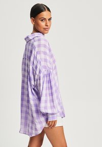 THE FATED VAL OVERSIZE  - Blusa - lavender gingham
