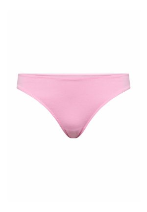 Biancheria intima bikini a vita bassa di colore rosa chiaro, con bordi senza cuciture su sfondo bianco.