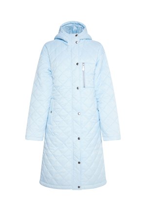 Világoskék, steppelt hosszú kabát kapucnival, patent gombos zárással, oldalsó zsebekkel és cipzáras mellzsebbel. Simaság jellemzi, párnázott kialakítással.