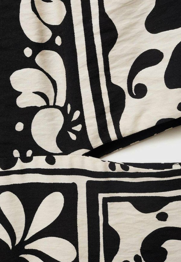 WITH CUT-OUT - Day dress4