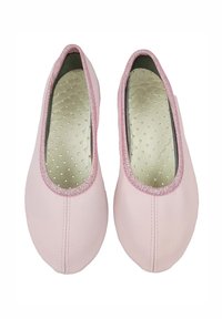 Rosa Leder Slipper mit glatter Oberfläche, runder Form und glitzerndem rosa Rand. Die Innensohle hat ein gepunktetes Muster.