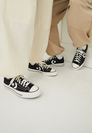 STAR PLAYER 76 UNISEX - Sneakers - black/vintage white