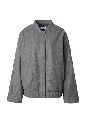 Grijze wolmixjas met een staande kraag, sluiting met knopen aan de voorkant, zijzakken en een licht gecropte, boxy pasvorm voor een moderne look.