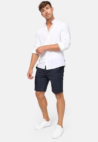 INDICODE JEANS AALBORG - Kratke hlače - navy check