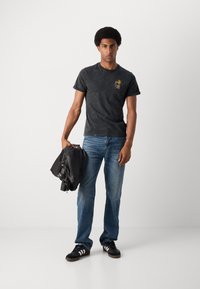 Thumbnail Image 6