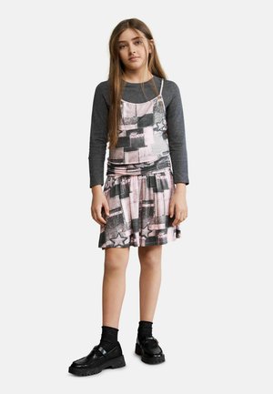 Desigual, 2-IN-1 PRINTED DRESS - Vestito di maglina - pink