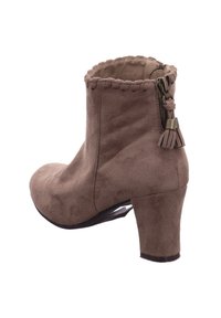 Braune Wildleder-Absatzstiefelette mit runder Spitze, niedrigem Absatz, geflochtenem oberen Rand und seitlichem Reißverschluss mit dekorativem Quast.