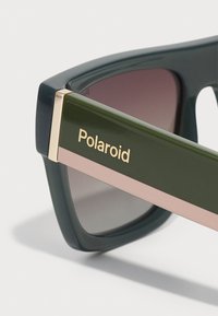 Polaroid UNISEX - Päikeseprillid - green
