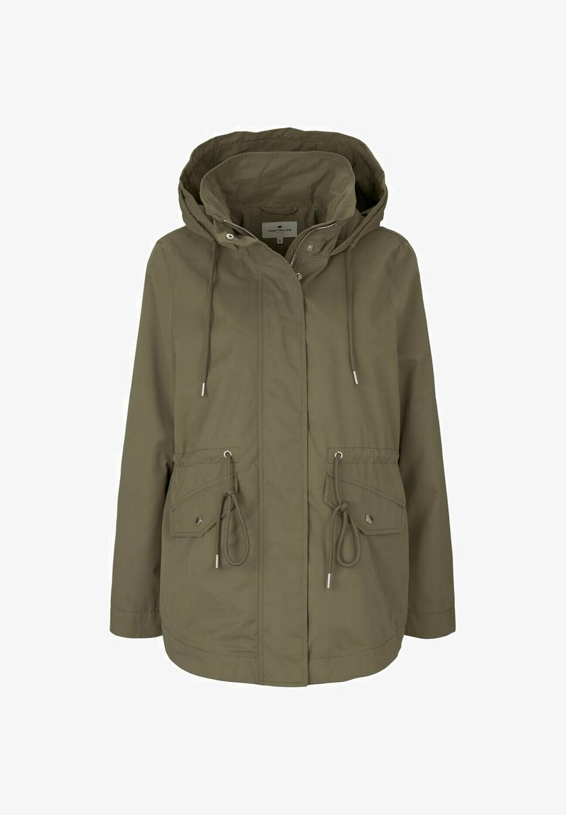 Veste à capuche vert olive avec fermeture éclair frontale, boutons-pression, taille ajustable par cordon et deux poches à rabat avec fermetures à boutons.