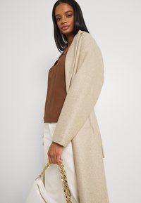 Vero Moda VMFORTUNE LONG JACKET  - Casaco clássico - safari