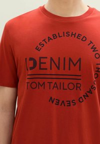 TOM TAILOR DENIM LOGO - Camiseta estampada - velvet red