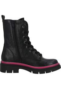 Botines negros de cuero texturizado, con cordones en la parte delantera, cremallera lateral, un acento rosa en la suela y una suela gruesa con dibujo.