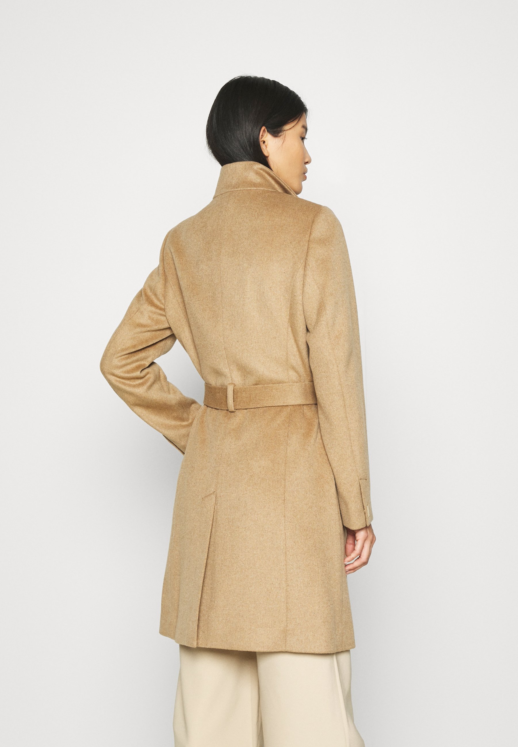 manteau esprit camel