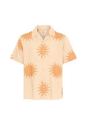 Lyhythihainen, beige paita, jossa on suuria oransseja auringonpaistekuvioita. Napitettava etuosa perinteisellä kauluksella, valmistettu kevyestä kankaasta.