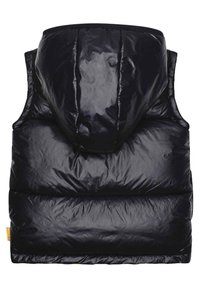 Gilet imbottito nero con cappuccio, caratterizzato da una texture lucida e linee di trapuntatura orizzontale. Include un'etichetta con il marchio sul lato.