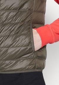 EA7 Emporio Armani WAISTCOAT - Strukirani kaput - dark grey