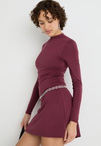 Abercrombie & Fitch PALOMA MINI DRESS - Rochie din jerseu - windsor wine