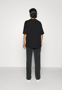 adidas Originals TEE - Paprasti marškinėliai - black/white