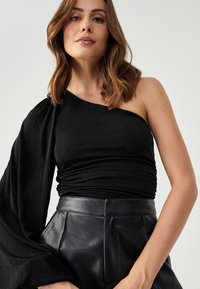 BWLDR ADRIENE TOP - Top - black
